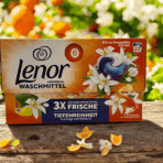 Lenor Universal Pods Mosókapszula – 22 db Duft von Orangenblüten & Pfirsich - Image 2